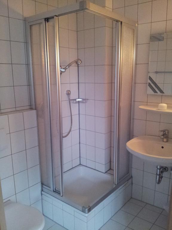 Hotel Zur Frischen Quelle Oberasbach Pokoj fotografie
